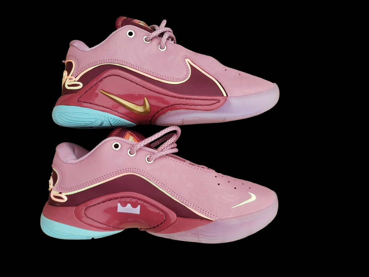 Nike LeBron XXII Pink Crimson vista lateral par